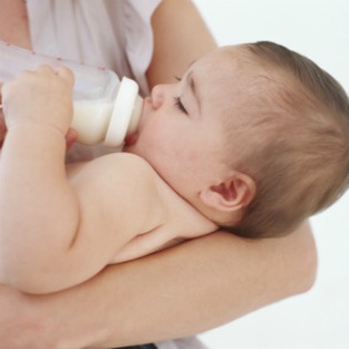 article-chubby-baby-bottle-feeding315x315